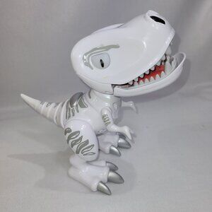 Zoomer Chomplingz Stealth Interactive Dinosaur by Spin Master